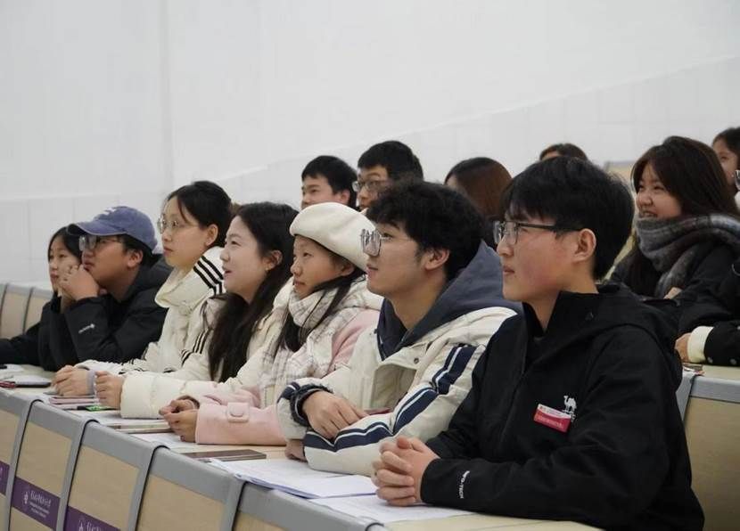 e5cf7ff1f4b7404b35598814185fba16