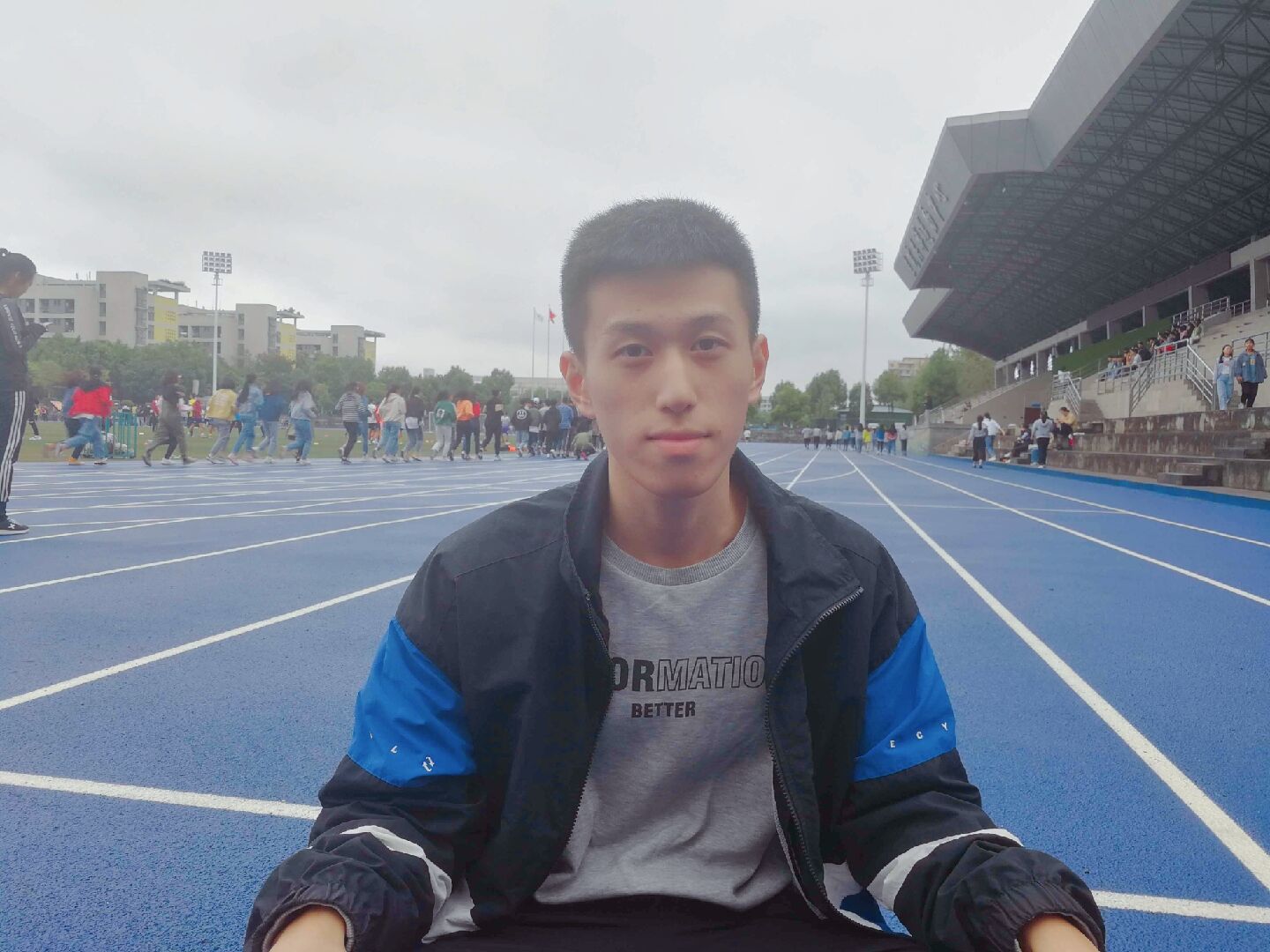 文体明星通信工程学院张江鹏